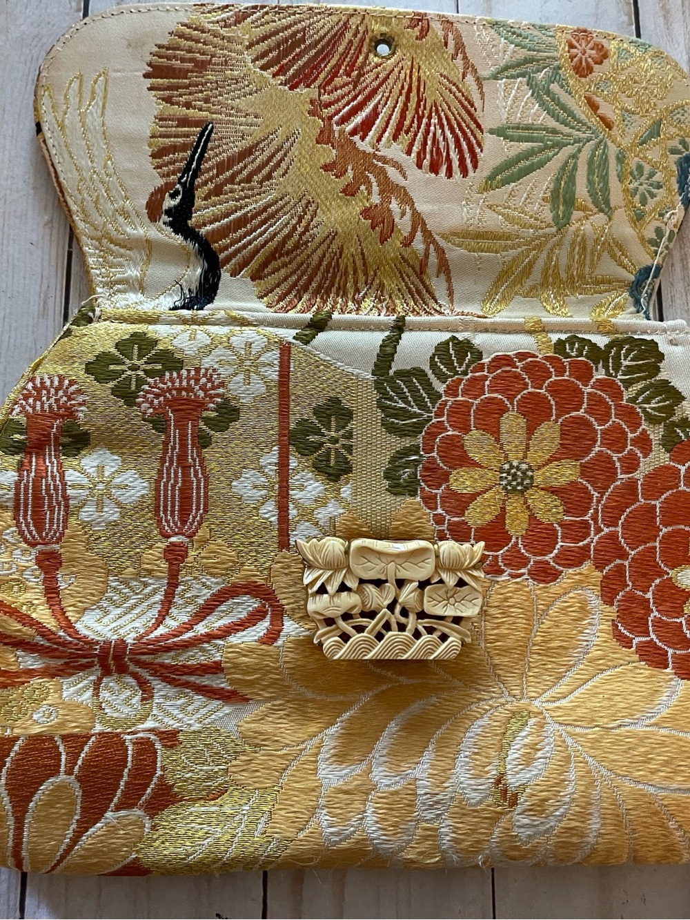 Vintage Japanese Yellow Satin Clutch with Carved Ivory Box Clasp - Picture 5 of 9